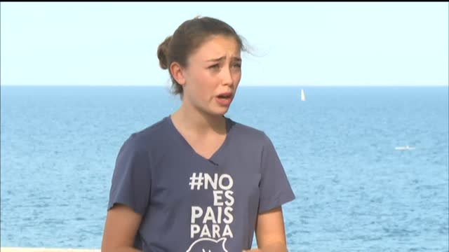 Con solo 15 años, Olivia Mandle quiere acabar con los delfinarios