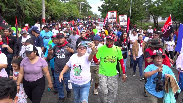 Realizan caminata “Victorias de la paz” recordando a los héroes de la colina 110