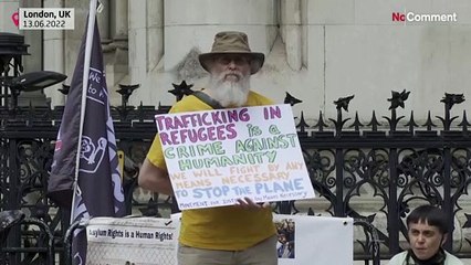 Migránsok Ruandába telepítése ellen tiltakoztak Londonban