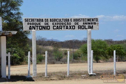 Padre cobra atitude dos políticos para revitalizar Parque de Exposição de Animais de Cajazeiras