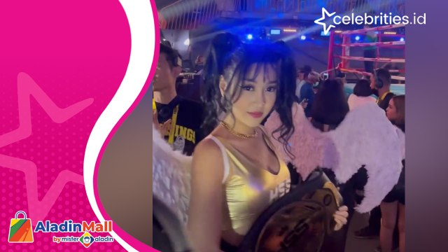 Pasang Aksi Sensasional, Lucinta Luna jadi Ring Girl dalam Pertandingan Tinju