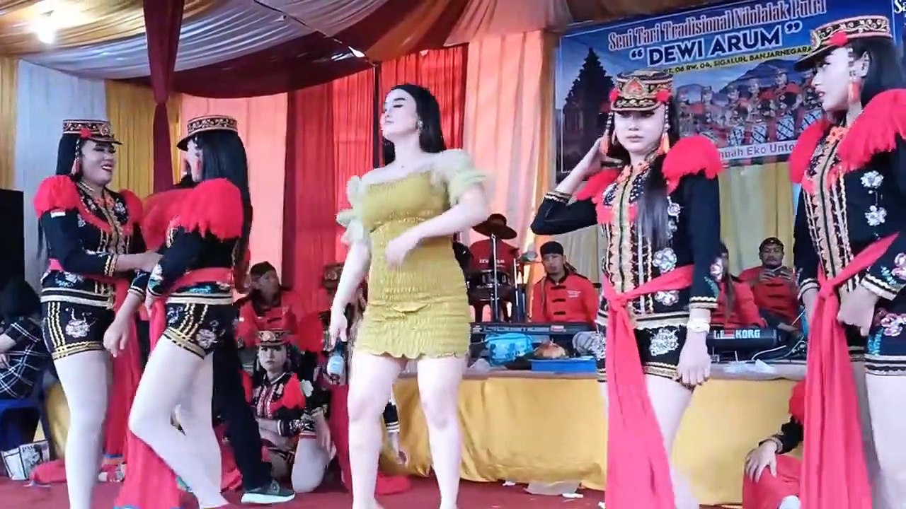 Elisa Tampil Bohay