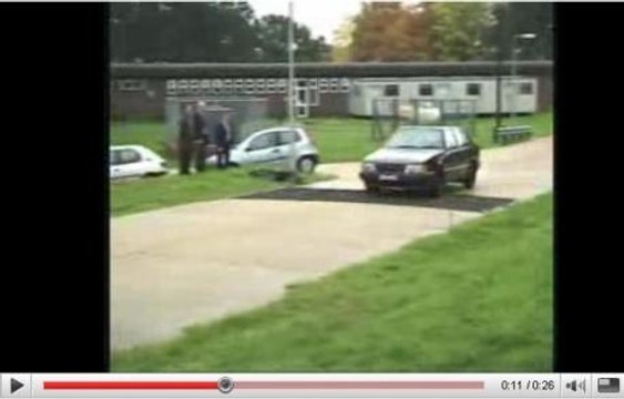 Le X-Net : un filet haute-technologie immobilisant les voitures en fuite