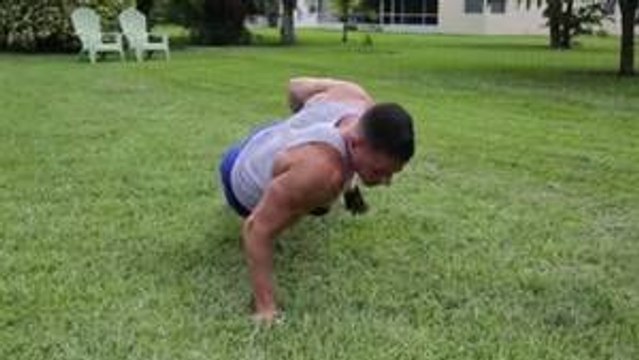 Einarmige Liegestütze: Mit dieser Technik lernen Sie, wie man einarmige Liegestütze richtig macht