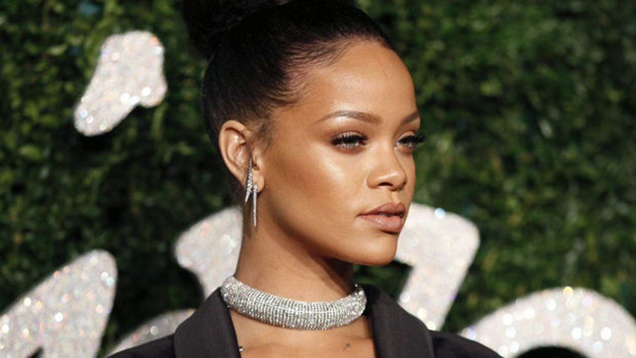 Rihanna: ein sehr seltsamer Look für ihren Spaziergang in New York