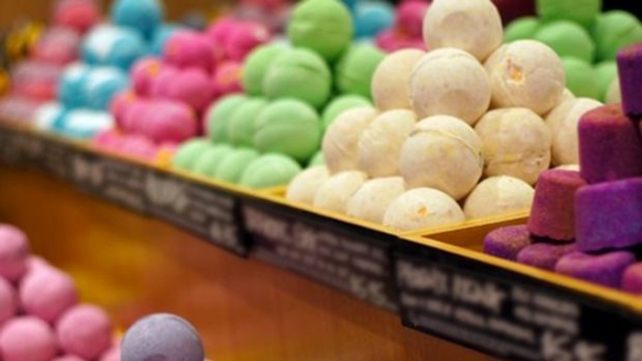 Haben Sie Lust auf ein originelles Bad? Machen Sie ihre eigenen Badekugeln.