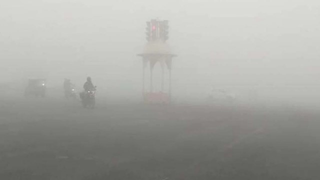 Weather: Visibility reduced to 30 meters due to fog in Delhi