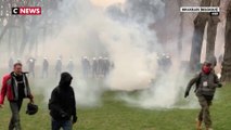 Des opposants aux restrictions sanitaires s'attaquent aux policiers à Bruxelles