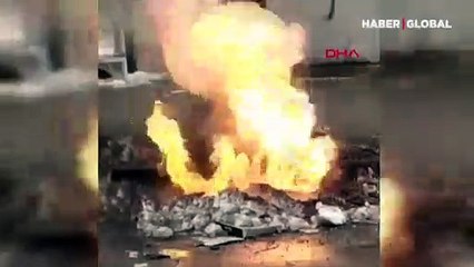 Sultangazi'de yeraltı kabloları böyle patlamaya başladı!