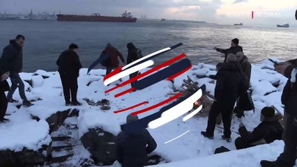 İstanbul'da buz gibi havada denizde yüzdüler: Sarayburnu Fatihleri