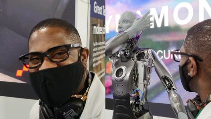 'This HYPER-REALISTIC robot KNOWS how to respond with wit and style (CES 2022)'