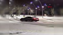İstanbul'da bazı sürücüler kar ve buz üstünde drift yaptı