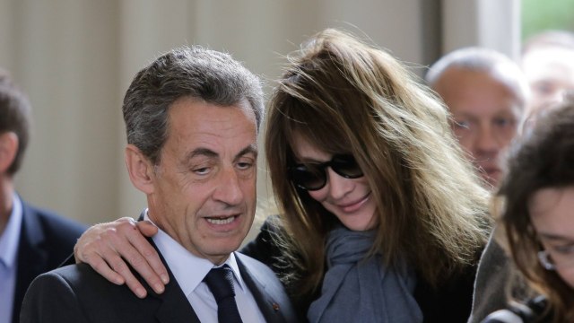 FEMME ACTUELLE - Je fais comme si ça n'existait pas : Carla Bruni se confie sur les soucis judiciaires de son mari, Nicolas Sarkozy