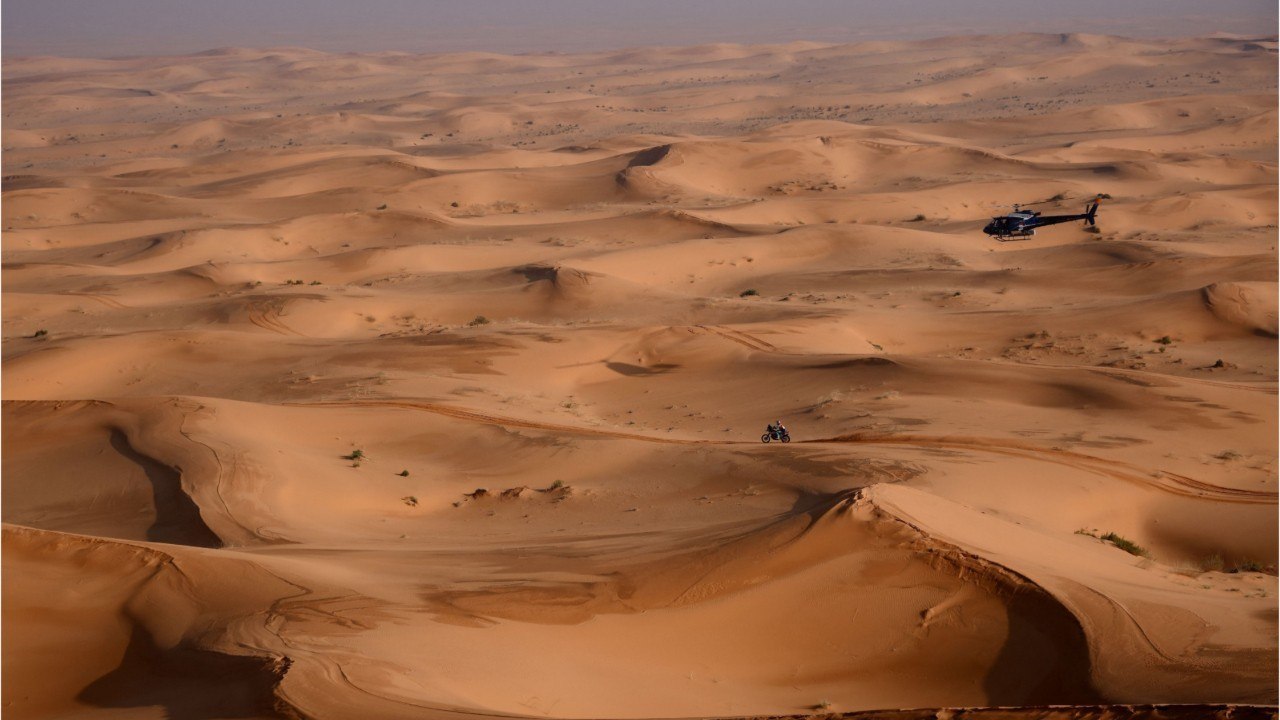 FEMME ACTUELLE - Dakar 2022 : un pilote français grièvement blessé dans une explosion, la piste terroriste envisagée (1)