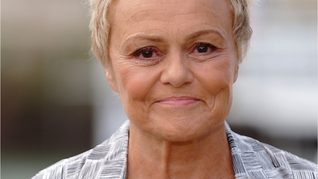 FEMME ACTUELLE - Muriel Robin : ses révélations sur son enfance difficile