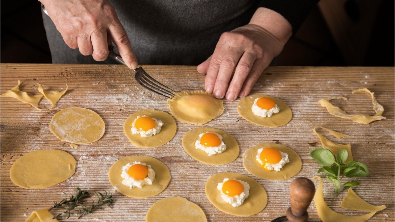 Cuisine actuelle : apprenez à cuisiner les egg yolk raviolis