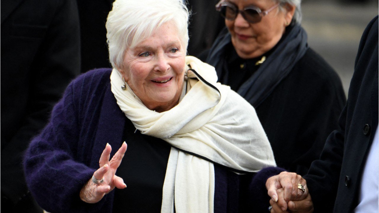 FEMME ACTUELLE - Line Renaud mariée à Loulou Gasté : cet amant avec lequel elle a découvert "l'amour physique"