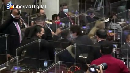 Pelea en el Parlamento de Honduras a cuenta de veinte tránsfugas