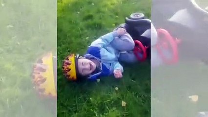 Funny Babies Falling Down-  Funny Baby Video
