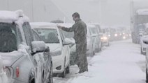 Heavy snowstorm sweeps across Greece, shutting schools and roads