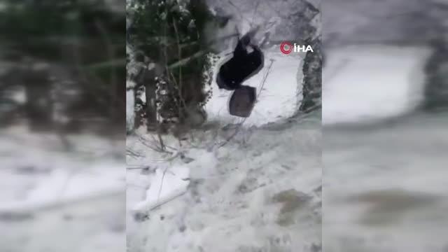 Kayarken 4 metre havalanarak ağaca böyle çarptı