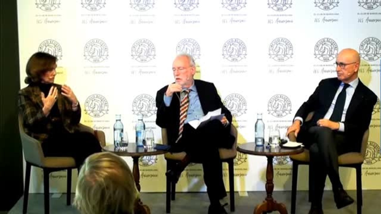 Carmen Calvo: "La extrema izquierda cree que la democracia nació el día que ellos llegaron"