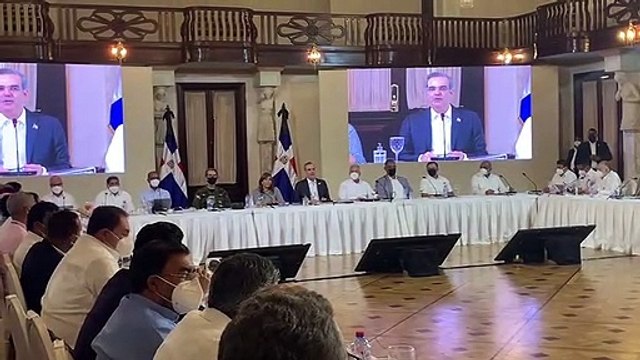 Presidente Abinader pasa balance a obras que ejecuta por el Gobierno