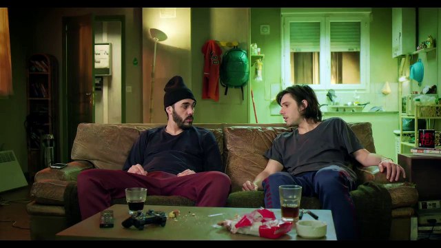 Bloqués Saison 1 - La voix off (EN)