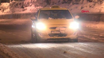 İSTANBUL-TEM OTOYOLU'NDA ARAÇLAR YOLDA KALDI