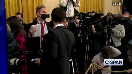 ضبط بايدن وهو يشتم صحافيا بـ"لفظ خارج" خلال مؤتمر بالبيت الأبيض