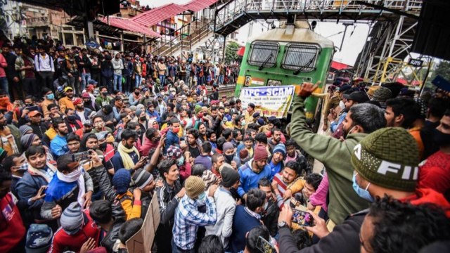 RRB-NTPC exam candidates protest at Patna railway station