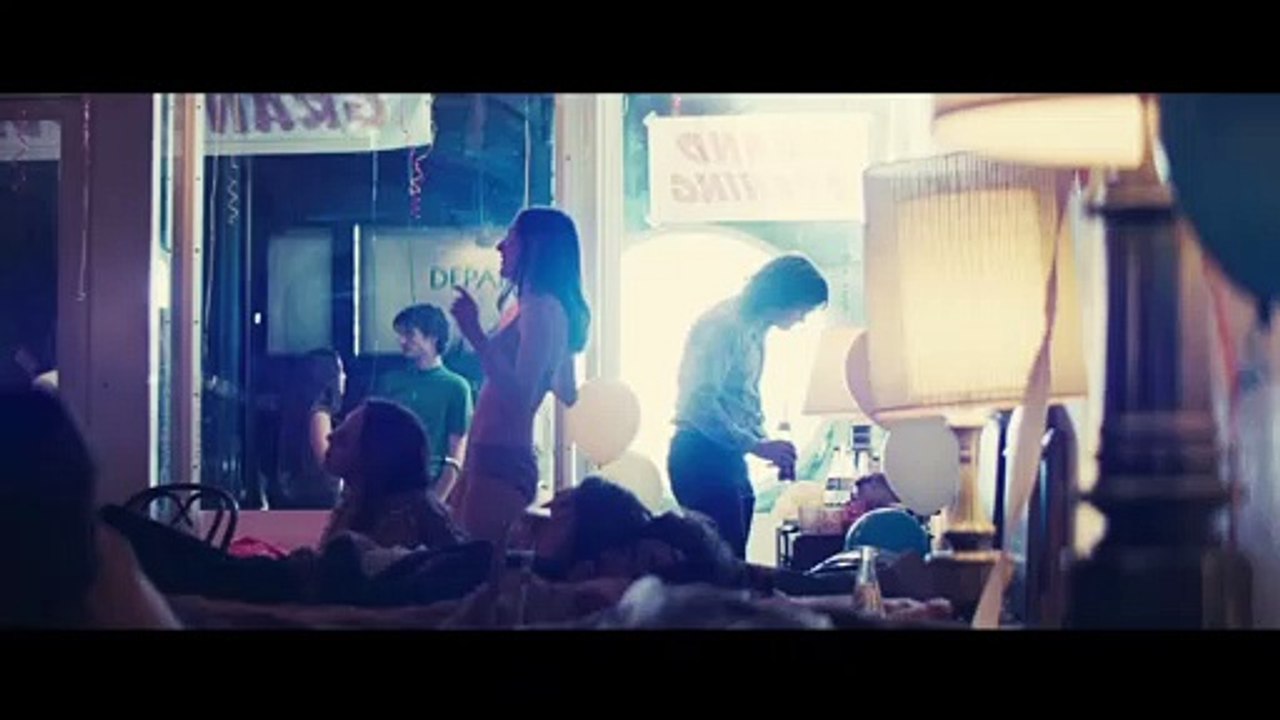 Licorice Pizza Film Clip - A Look Inside