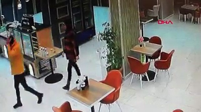 Pes! Vallahi pes, billahi pes! Kardan adam hırsızlığı kamerada!