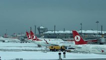 İstanbul havalimanı açık mı? İstanbul uçak seferleri iptal mi?
