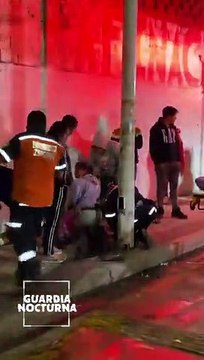 “Live“ Dos motocilcistas lesionados tras ser impactados por una camioneta en la colonia San Juan de Ocotán;