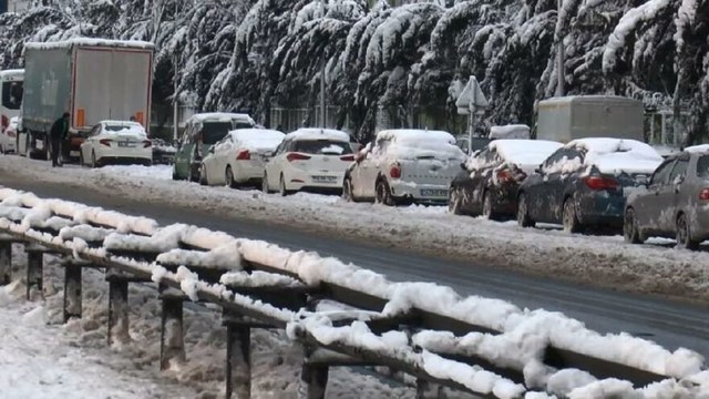 Basın Ekspres’te geceyi araçlarında geçirdiler