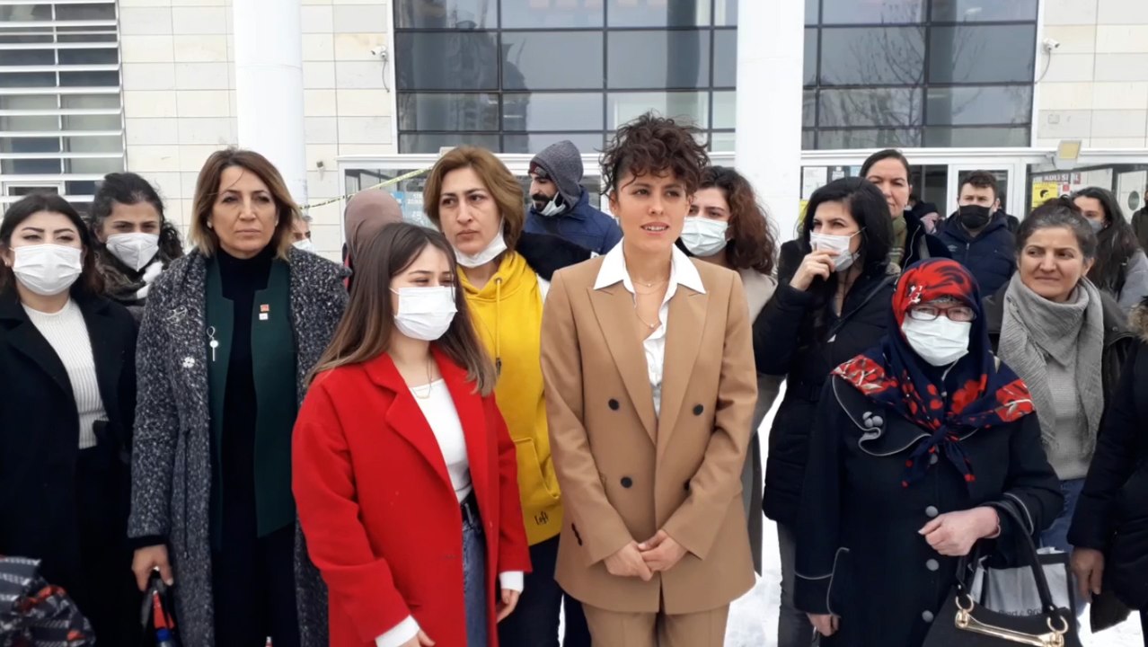 AKP’li belediyenin hayvan hakları ihlali davası görülmedi: Hayvanseverler  tepki gösterdi