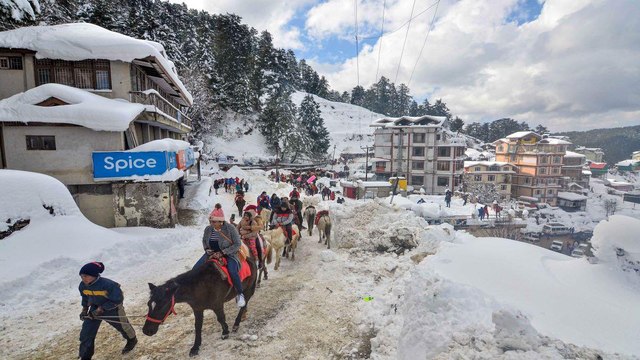 Uttarakhand to Himachal receiving widespread snowfall