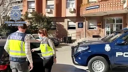 Cae una banda que falsificaba pasaportes COVID y logró colar a 1.600 personas en el registro de vacunación