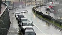 Sürmene'de kayganlaşan yolda takla atan otomobilin iki araca çarptığı anlar kamerada