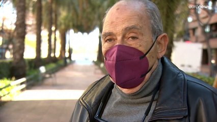 "Öreg vagyok, nem hülye" - kampány az idősek bankolásáért