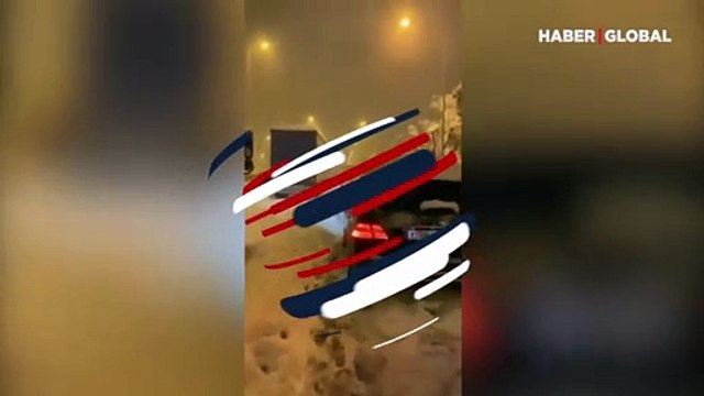 Atina'da binlerce sürücü mahsur kalmıştı: Karda yolda kalanlara 2 bin euro ödenecek