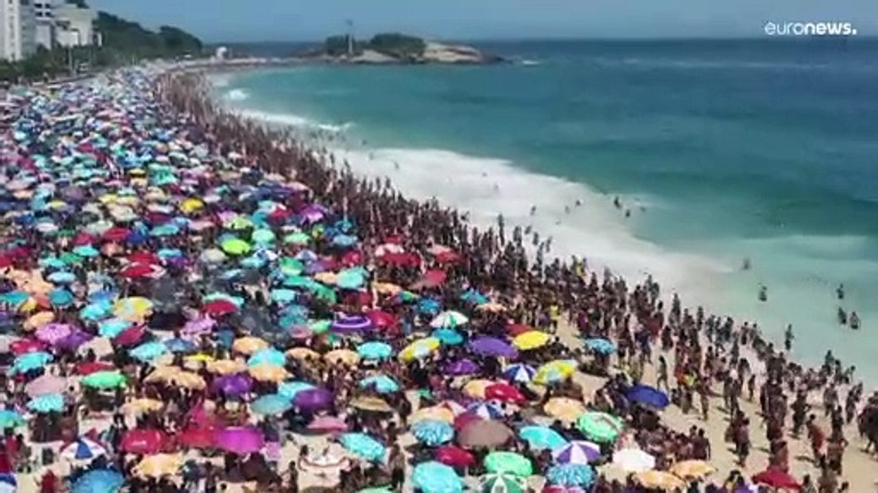 Trotz Corona: Tausende bei 40° in Rio de Janeiro am Strand
