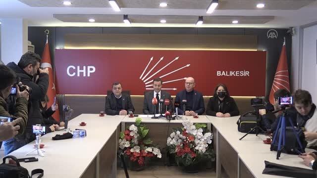 BALIKESİR - CHP Genel Başkan Yardımcısı Ahmet Akın, basın toplantısı düzenledi