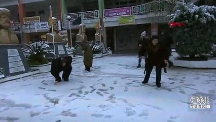 Antalya kent merkezine 29 yıl sonra kar yağdı