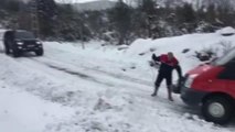 Son dakika... Kar yağışı nedeniyle köyde mahsur kalan yaşlı kadını itfaiye kurtardı