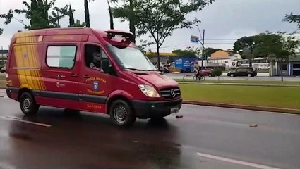 Motociclista é atendida pelo Siate ao colidir com carro no Pacaembu, mas recusa encaminhamento hospitalar