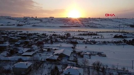 Sazlıbosna Köyü ve kapanan yol havadan görüntülendi