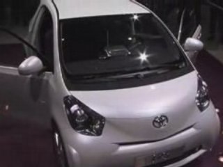 La microvoiture Toyota IQ se dévoile au Salon de l'auto
