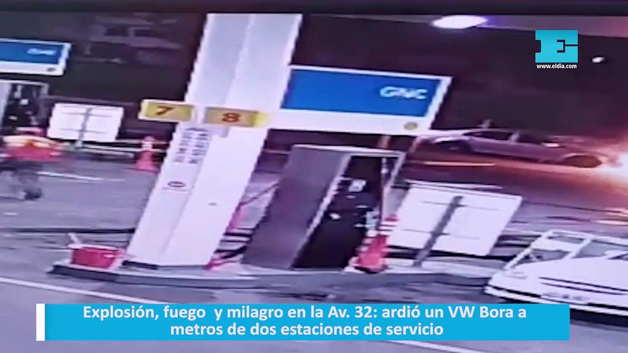 Explosión, fuego  y milagro en la Av. 32: ardió un VW Bora a metros de dos estaciones de servicio